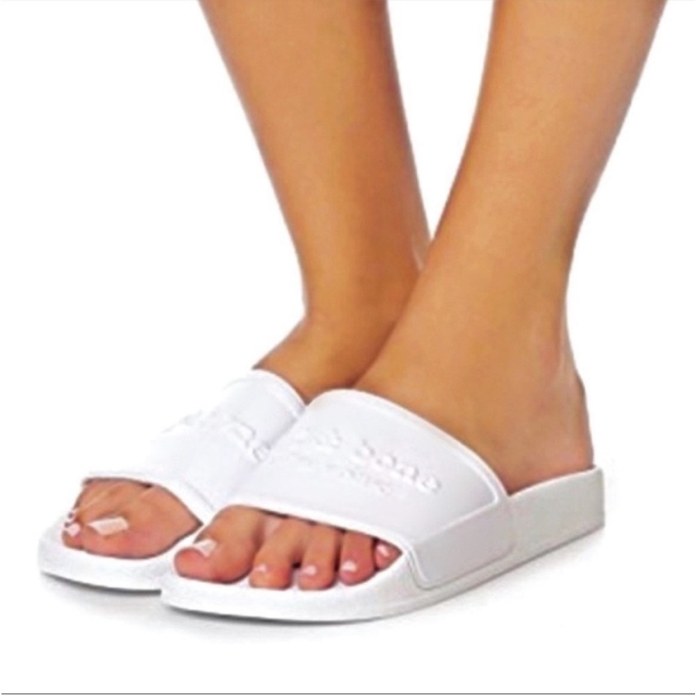 NWT rag & bone pool slide with logo. White. Size 6 includes box.